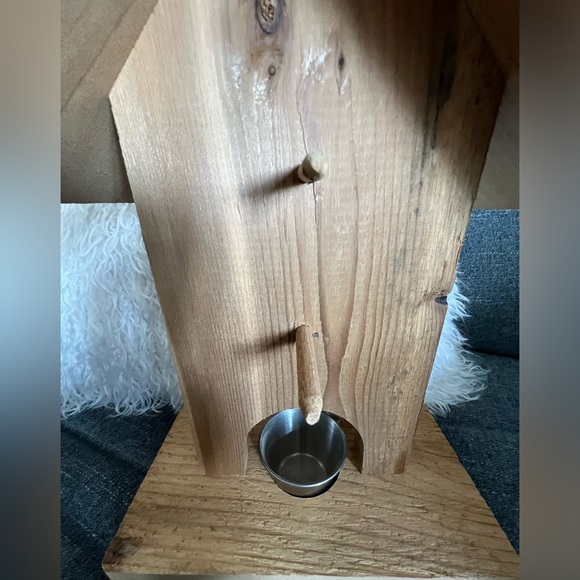 🎉HP🎉Cedar Oriole Feeder, Handmade with hook and metal jelly holder. - Picture 16 of 16